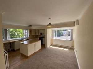 Kitchen diner 1- click for photo gallery